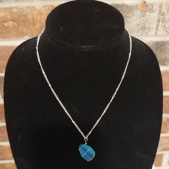 Natural Quartz Crystal Rock Necklace - Picture 8 of 8